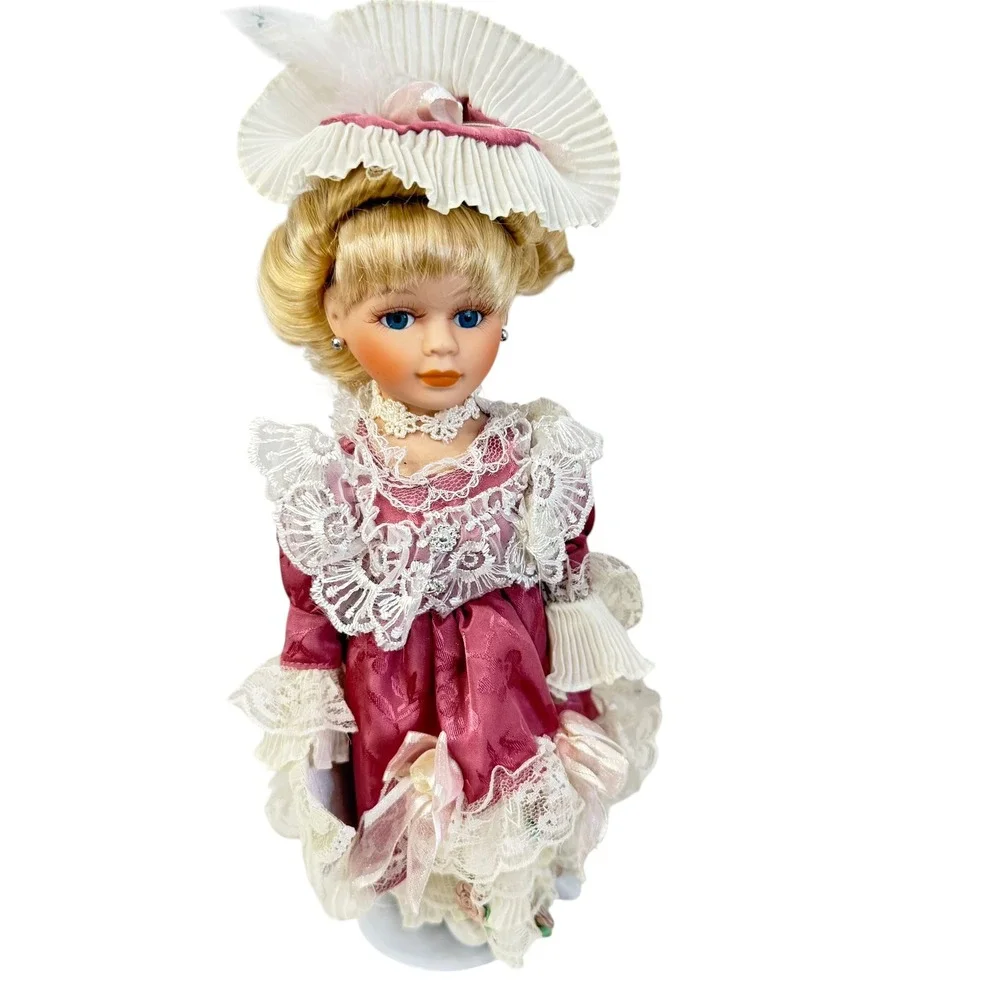 Victoriann Porcelain Doll Collector 11